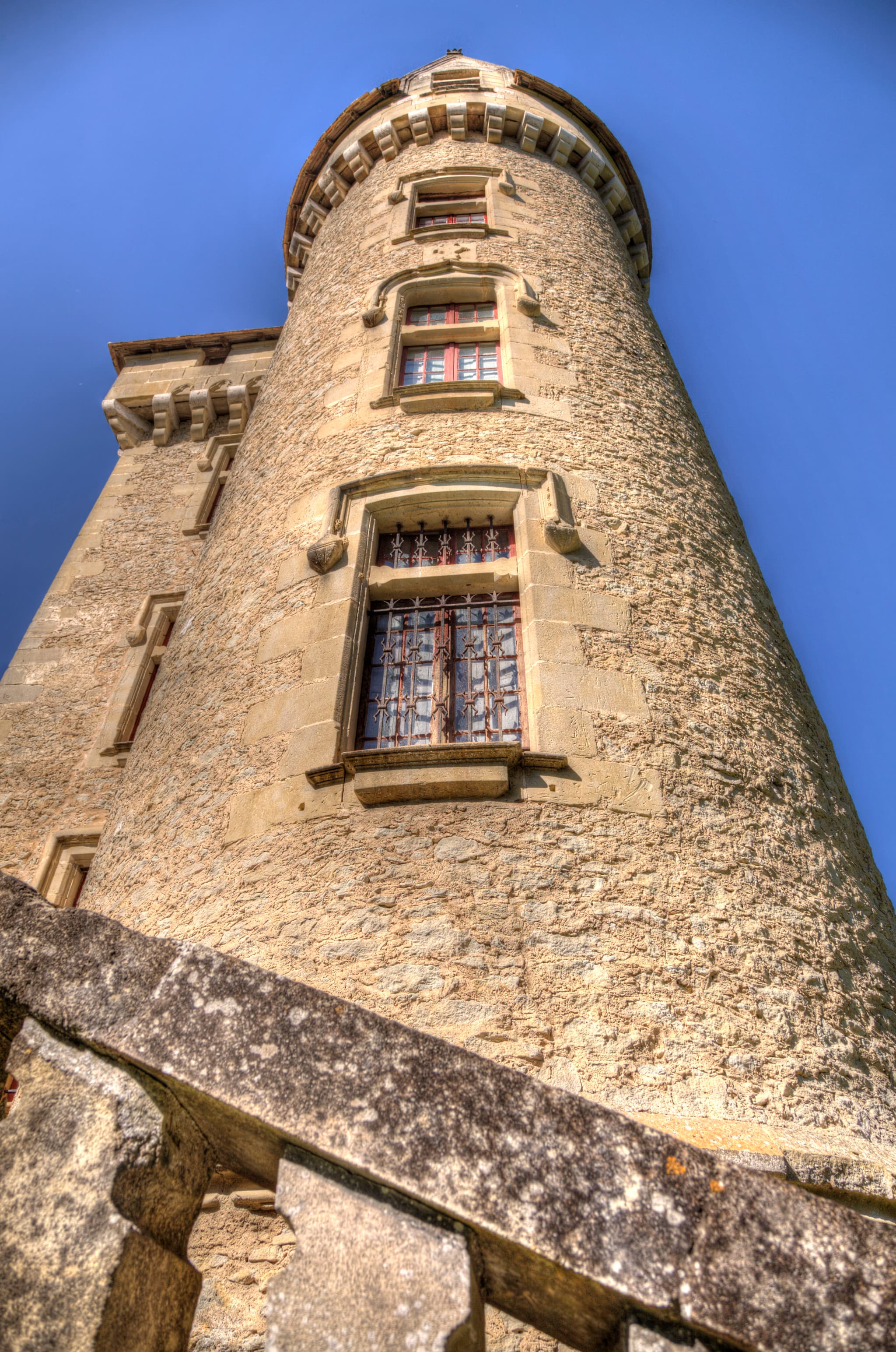 Verteuil d'agenais_tour château de Roquepiquet
