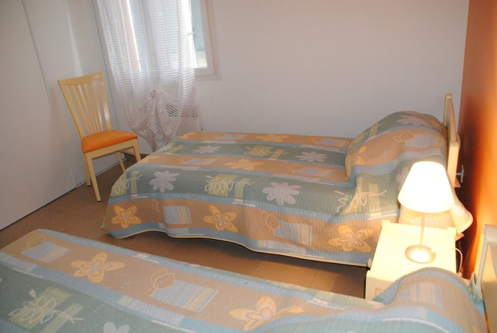 Vieux Port Maremne - chambre 2lits 1pers (2)