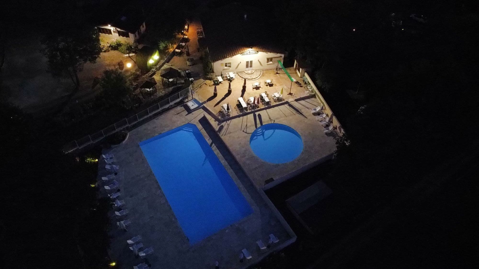 Vue aérinne Piscine camping Les Tourterelles