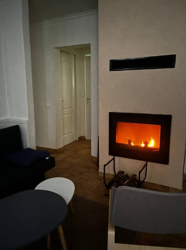agnac-gite le sous bois-cheminee