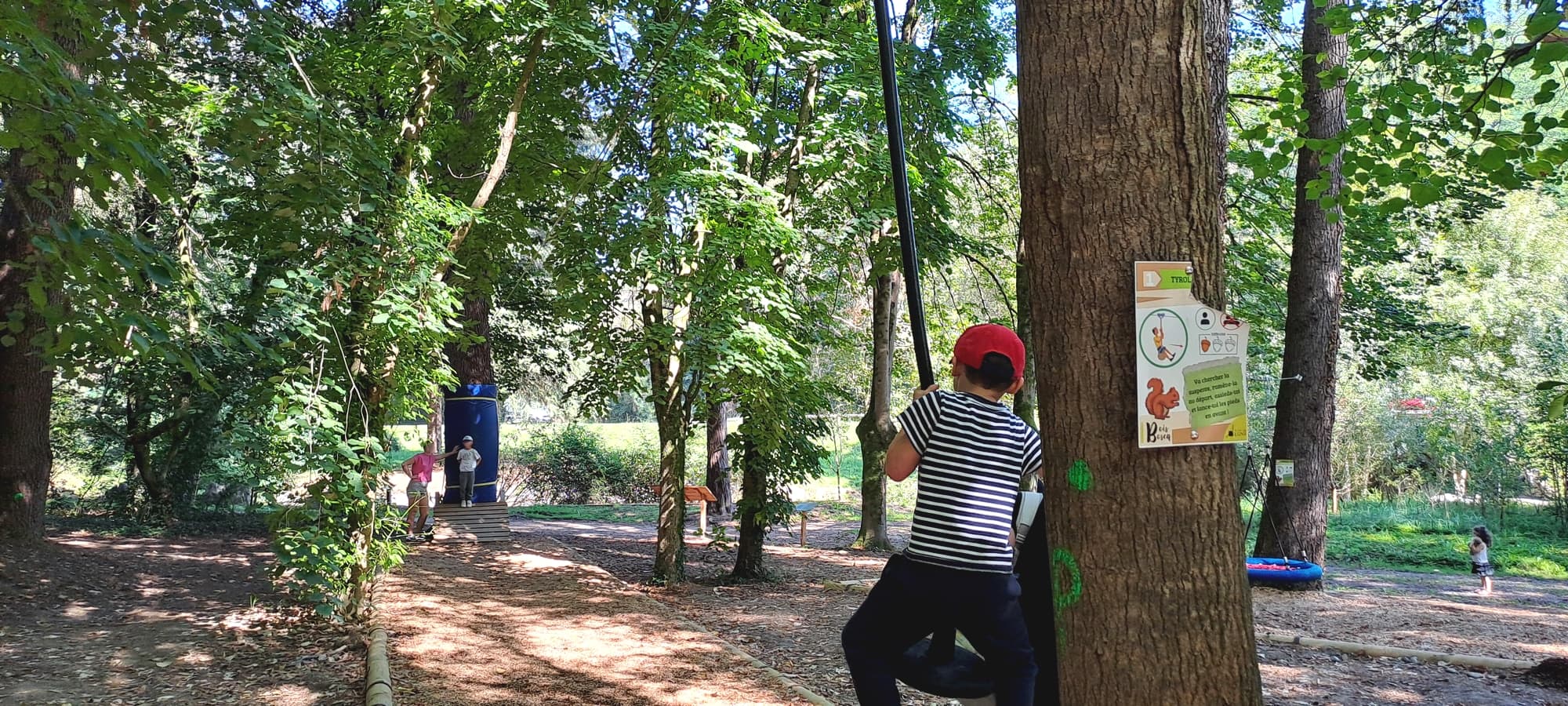 aire-de-jeux-enfants-lons-04