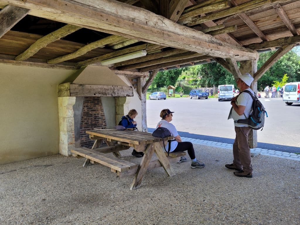 aire-de-pique-nique-vallereuil