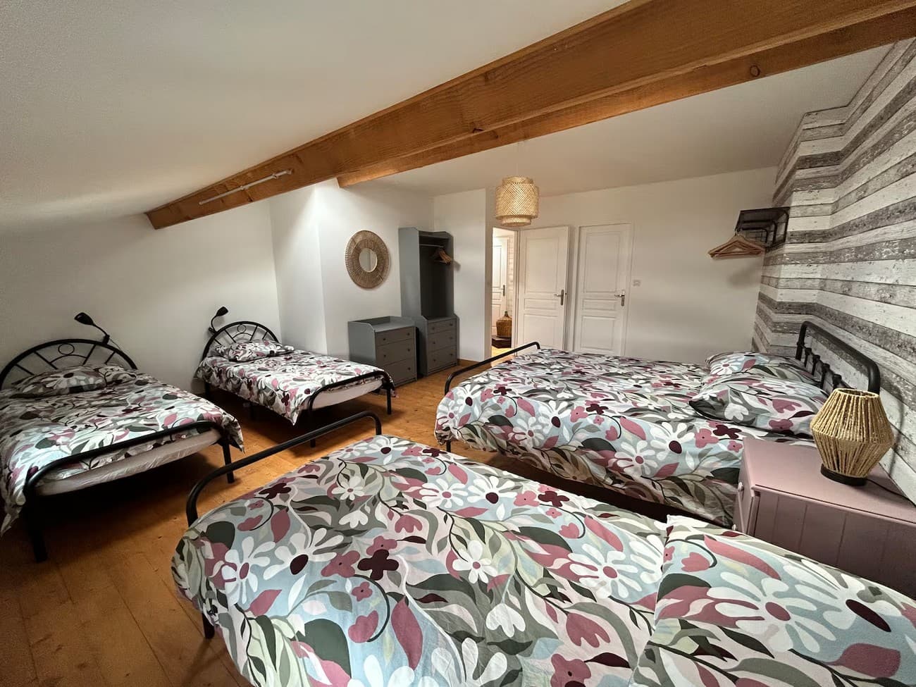 argentonnay-gite-le-pommier-le-verger-d-auzay-chambre1