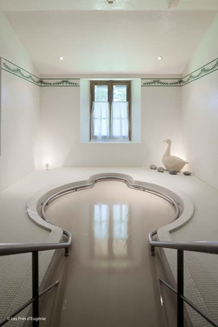 bain-de-boue-thermale-en-piscine-individuelle-de-la-Ferme-Thermale-marque
