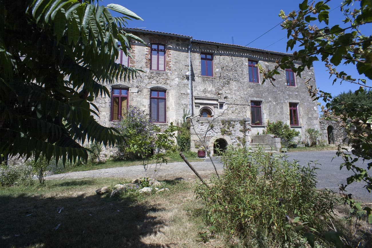 bressuire-chambre-dhotes-logis-de-riparfonds-exterieur