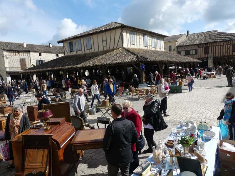brocante-mensuelle-Villereal--JYL---800x600--6