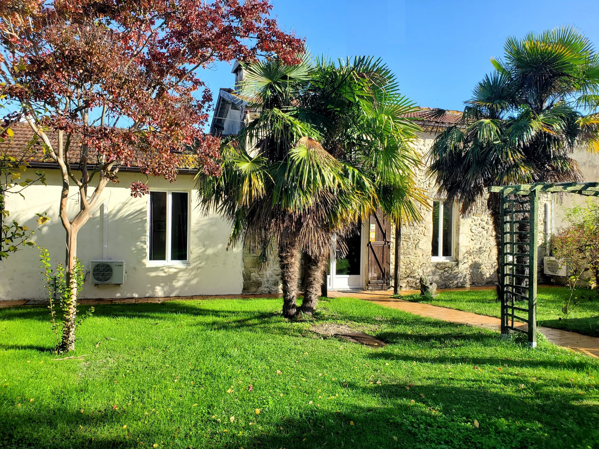 calèche-jardin gite LE CHAI