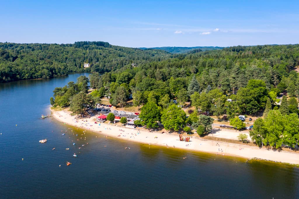 Camping au bord du lac de Marcillac