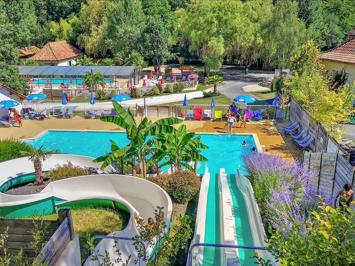 camping-la-pleonie-piscine-toboggans