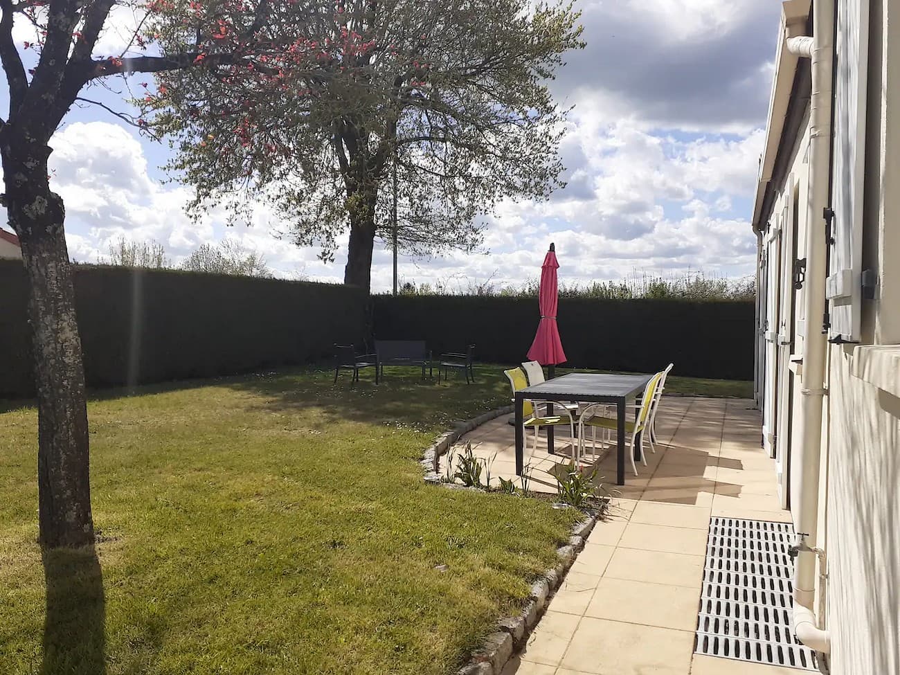 ceizay-gite-au-petit-quebec-terrasse