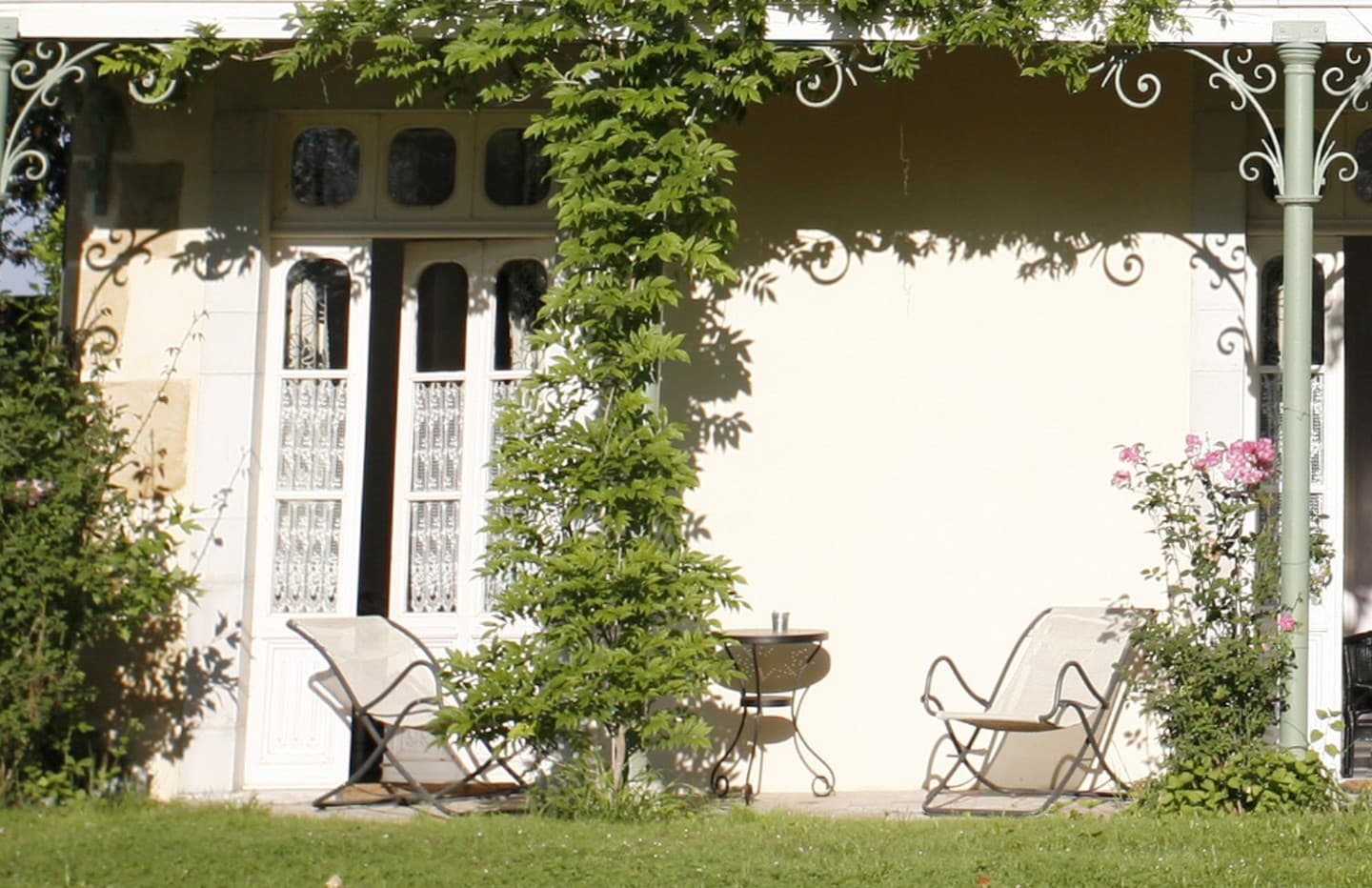 ch-b-w-terrasse