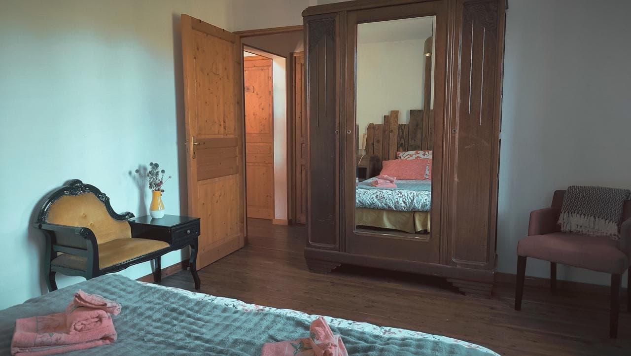 chambre 2 avec salle de bain partagée