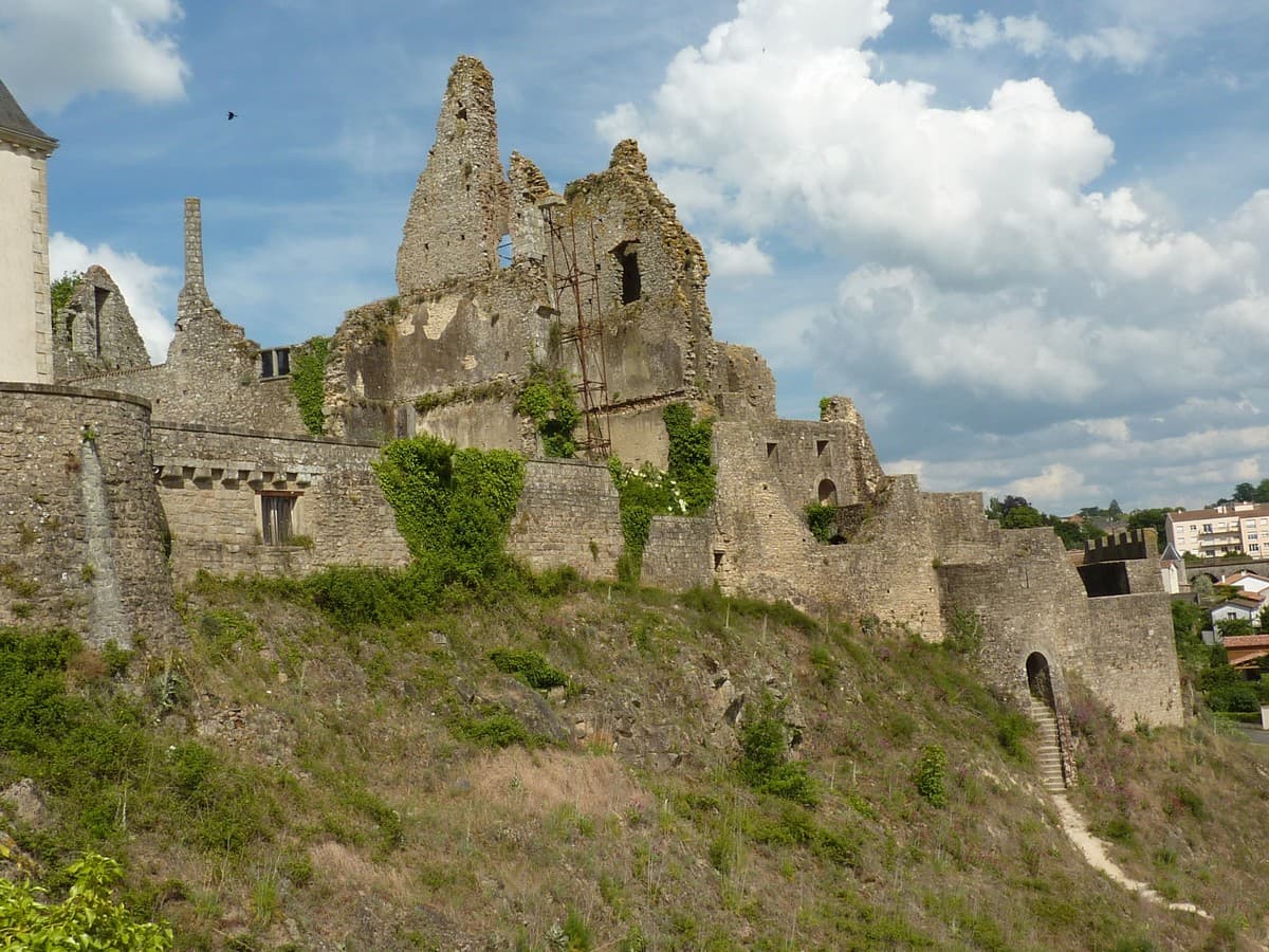 chateau-de-bressuire-3