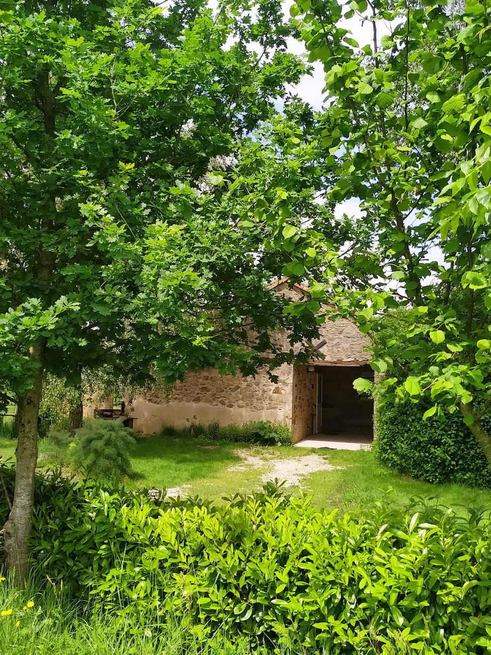 cirieres-gite-la-breneliere-jardin