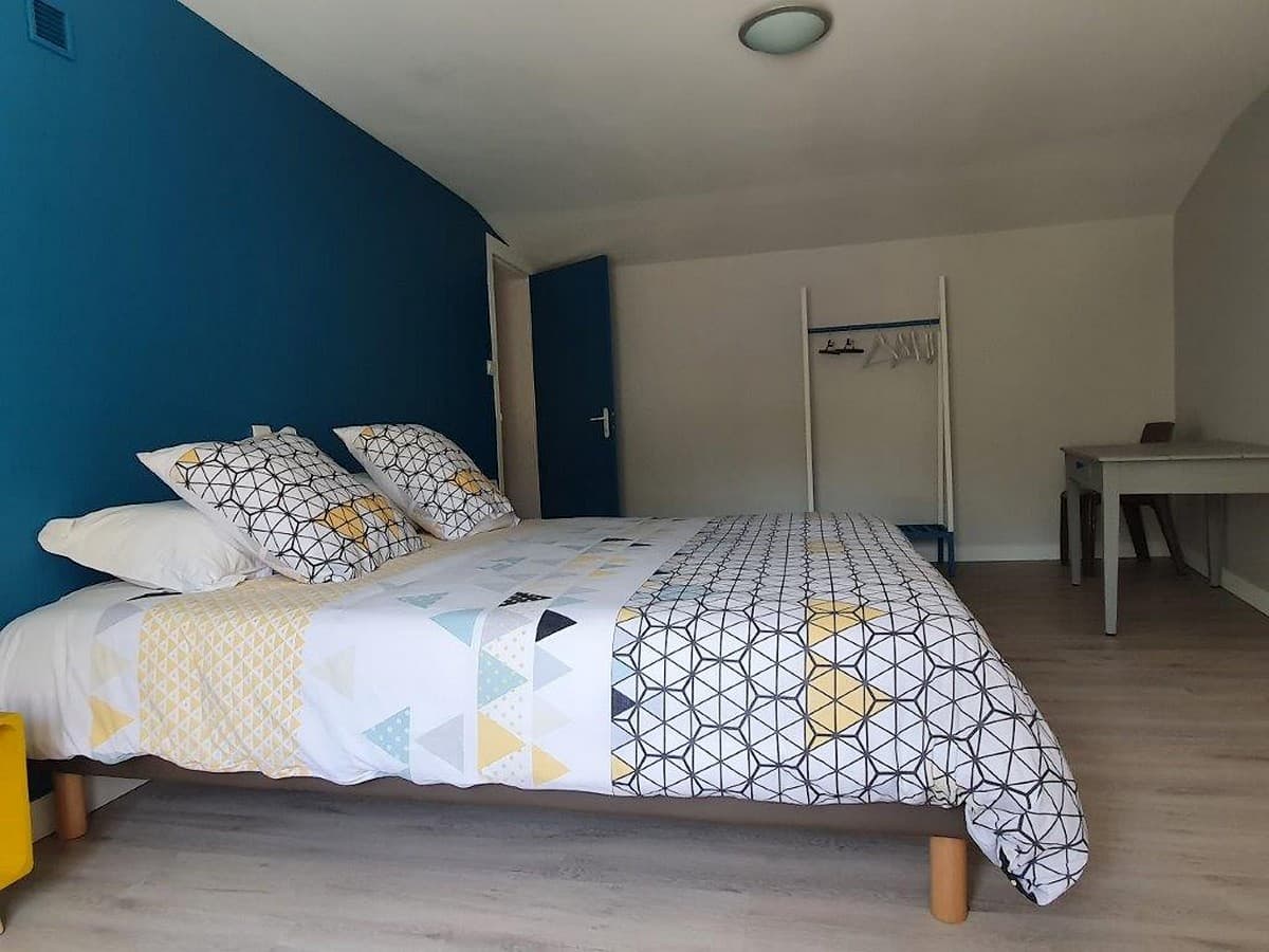 courlay-gite-du-petit-marchais-chambre bleue 1