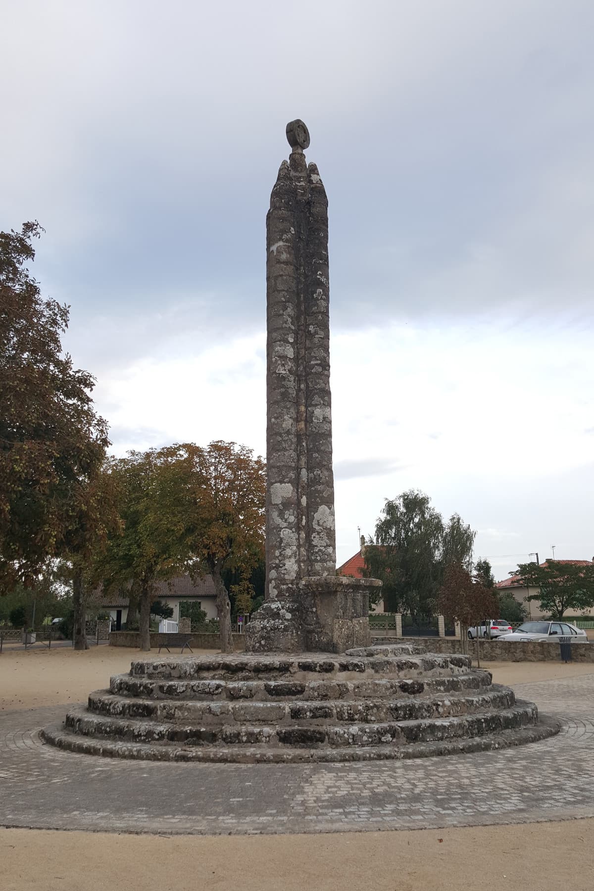 croix-hosanniere-LA-PEYRATTE