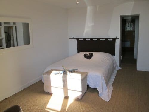 PONTDUCASSE_LGM472_chambre0102.jpg