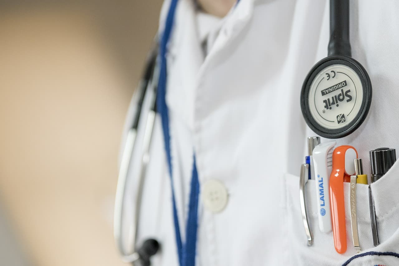 doctor-563428-1280