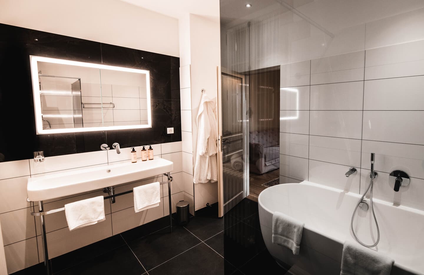 domaine-ecrin-lumiere-douche-campsegret-tourisme-vallee-isle-vallee-isle