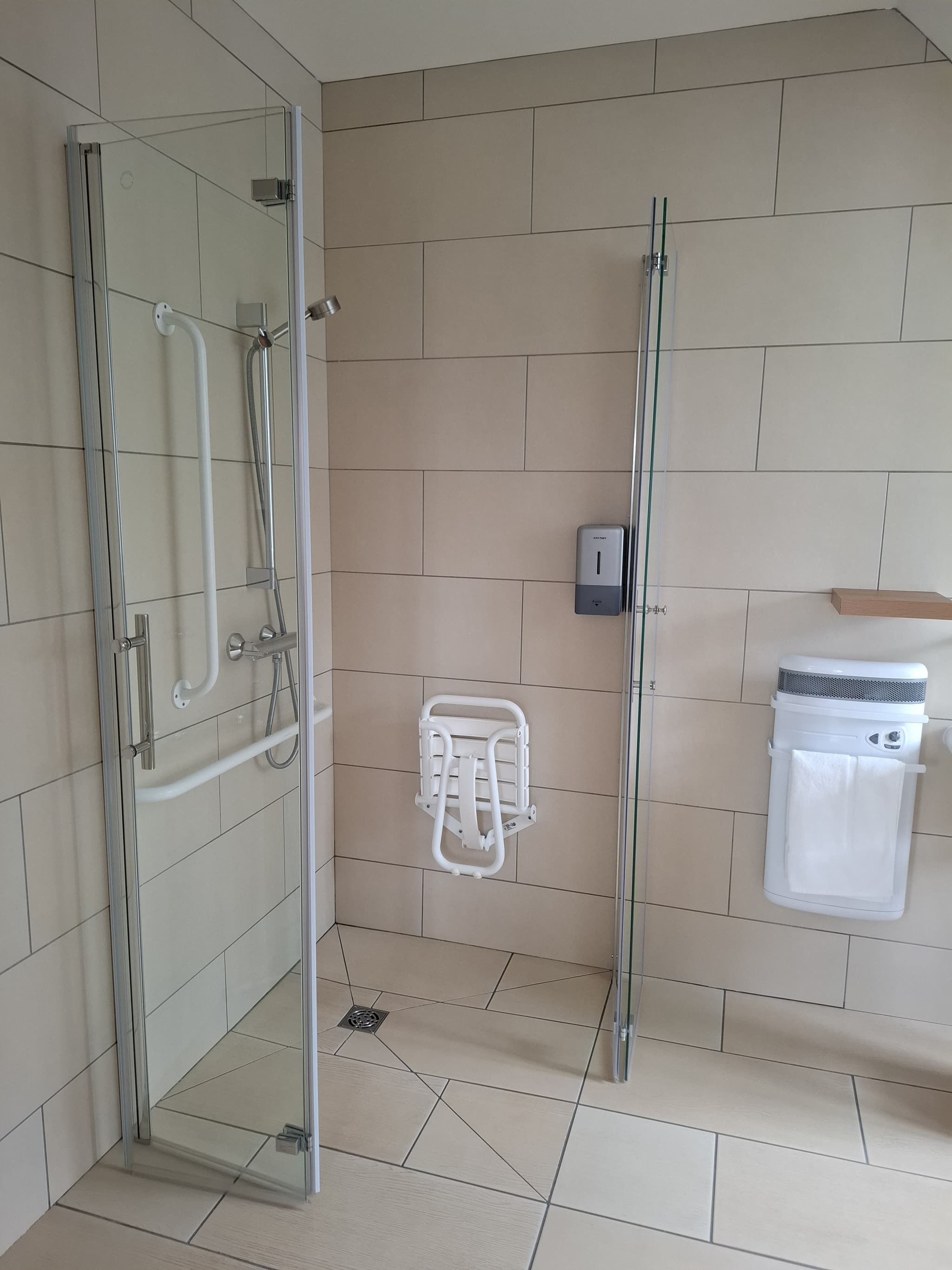 Douche à litalienne PMR