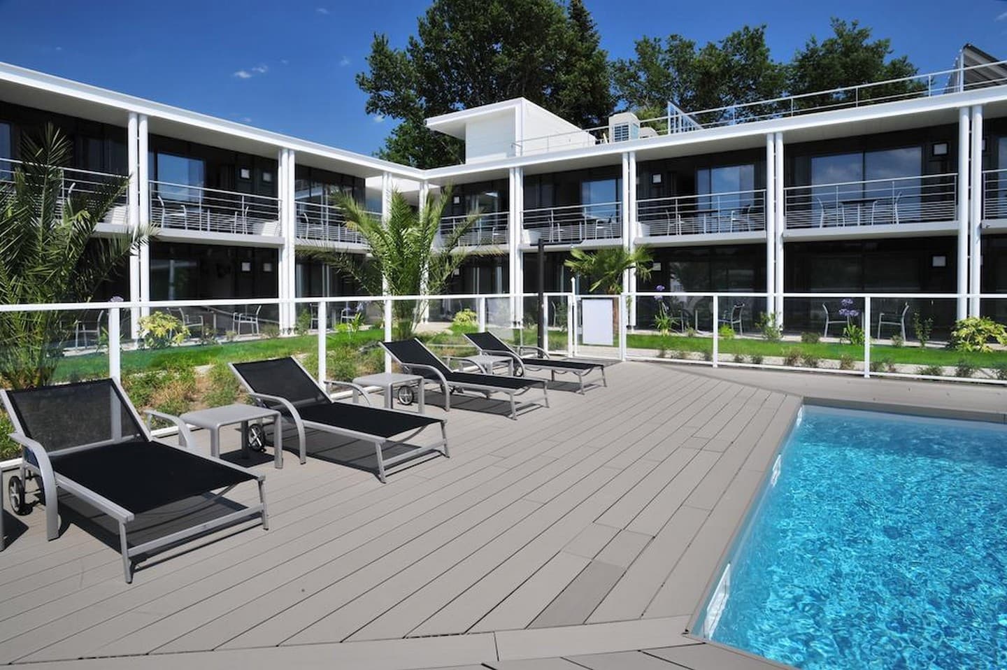 Hôtel Eden Park - Bizanos - Vue extérieure piscine