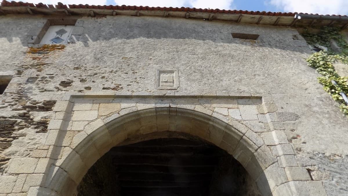 entree-du-chateau-2