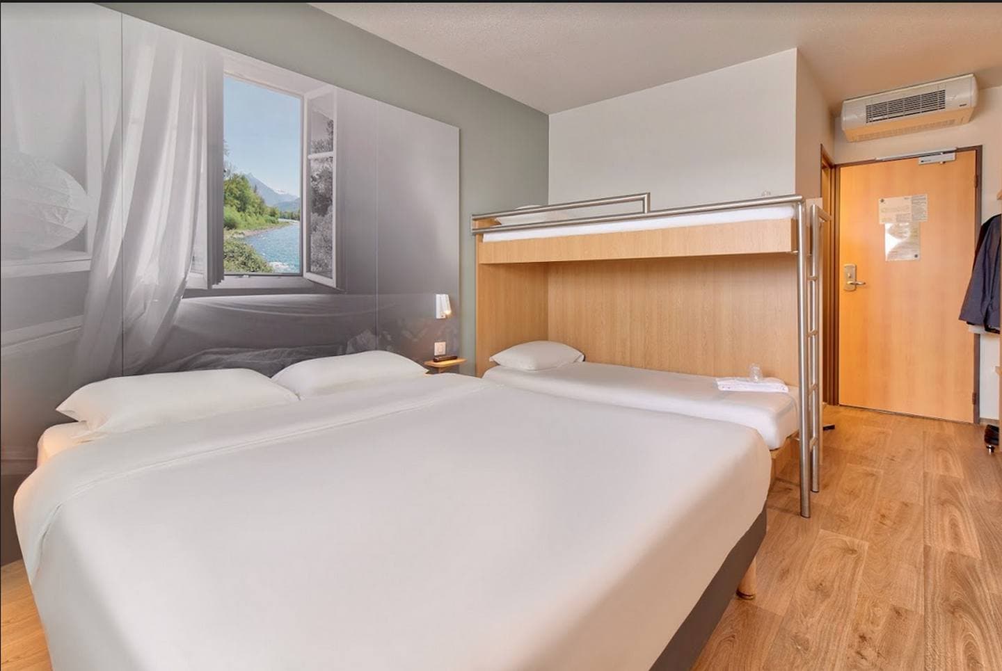 Hôtel B & B - Lescar - chambre famille 1