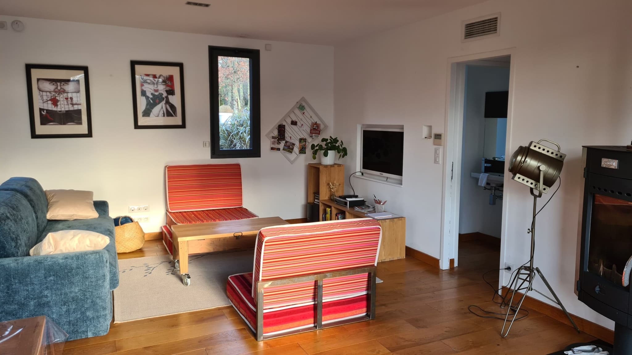 gite-ovebas-salon-domaine-de-lo-saint-jean-d-eyraud-tourisme