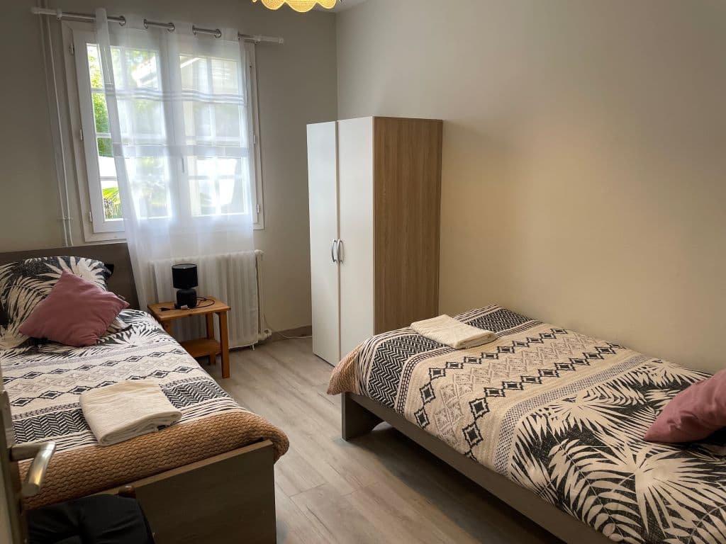 Chambre 2 lits grise