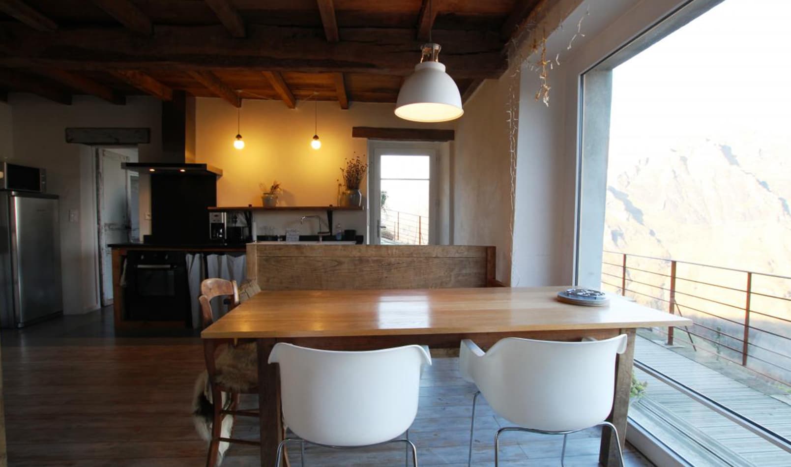 gite-uthurraltea-salon-cuisine
