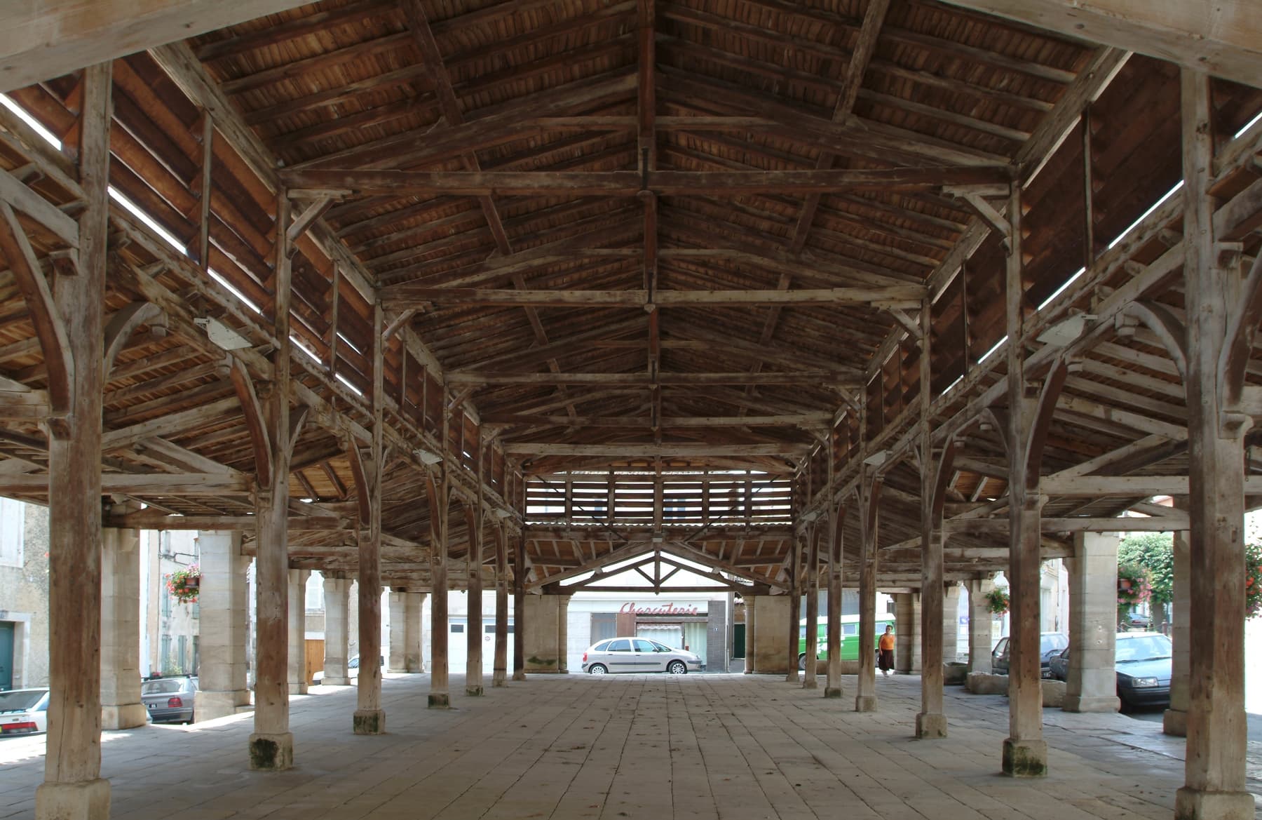 La Cité Historique de Lusignan_1