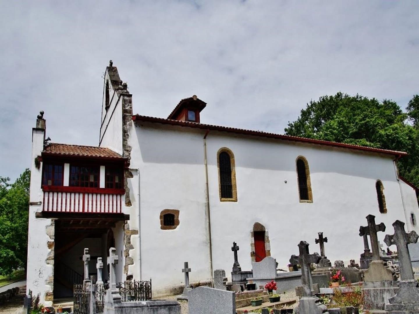 Eglise Notre Dame - Extérieur cimetière