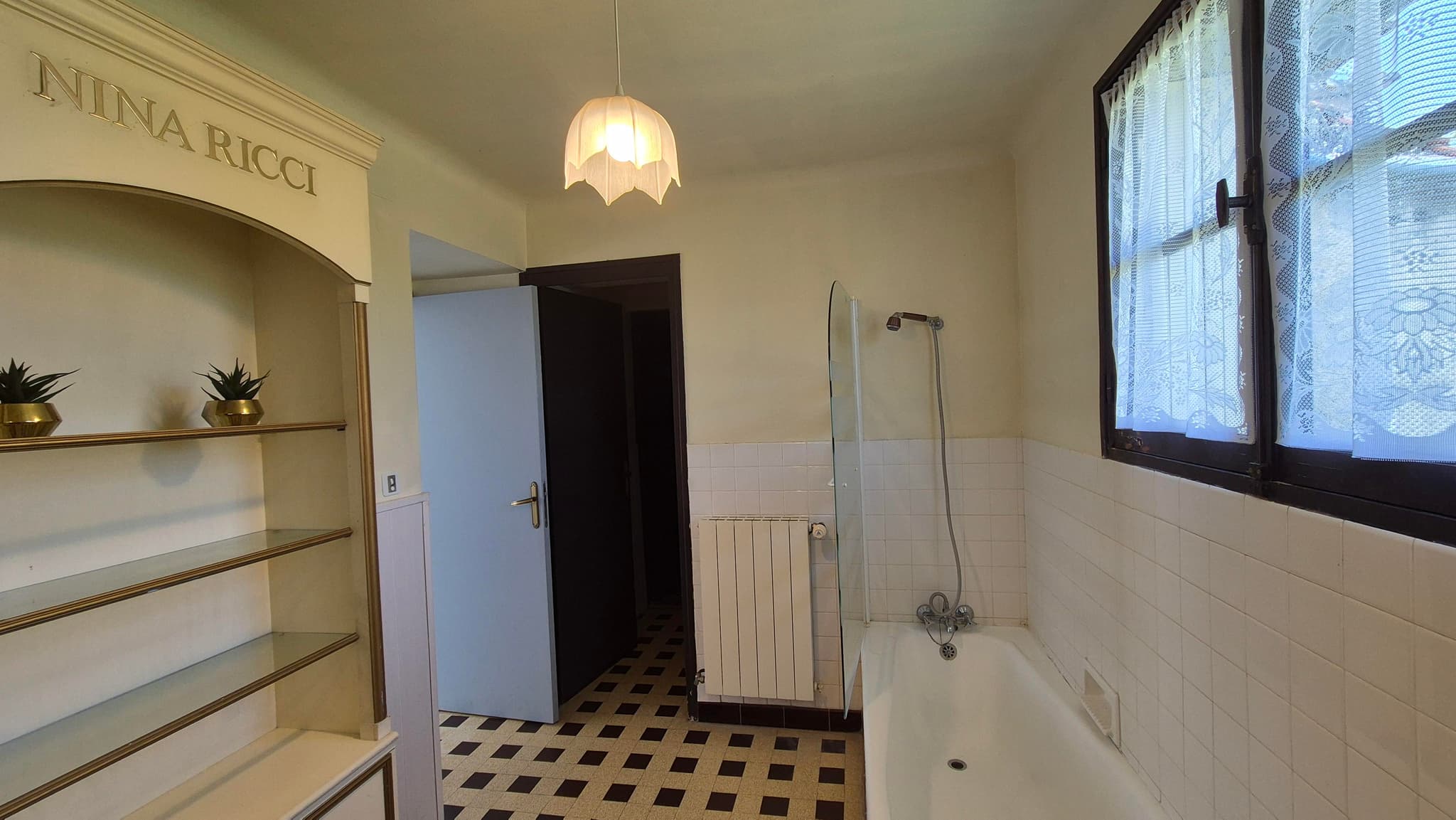 Gîte Les Glycines piscine privée_18