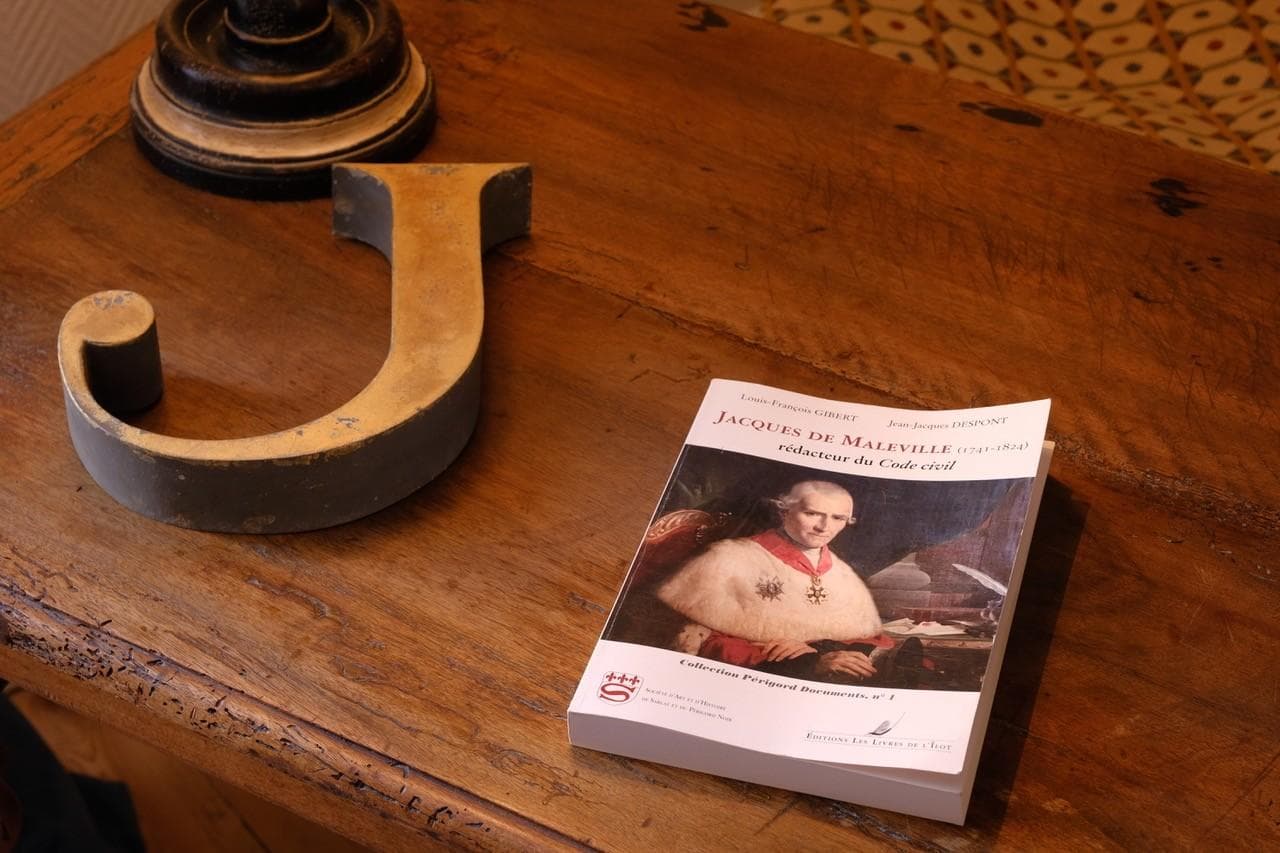 Atypique Demeure Historique dans la Bastide Domme_6