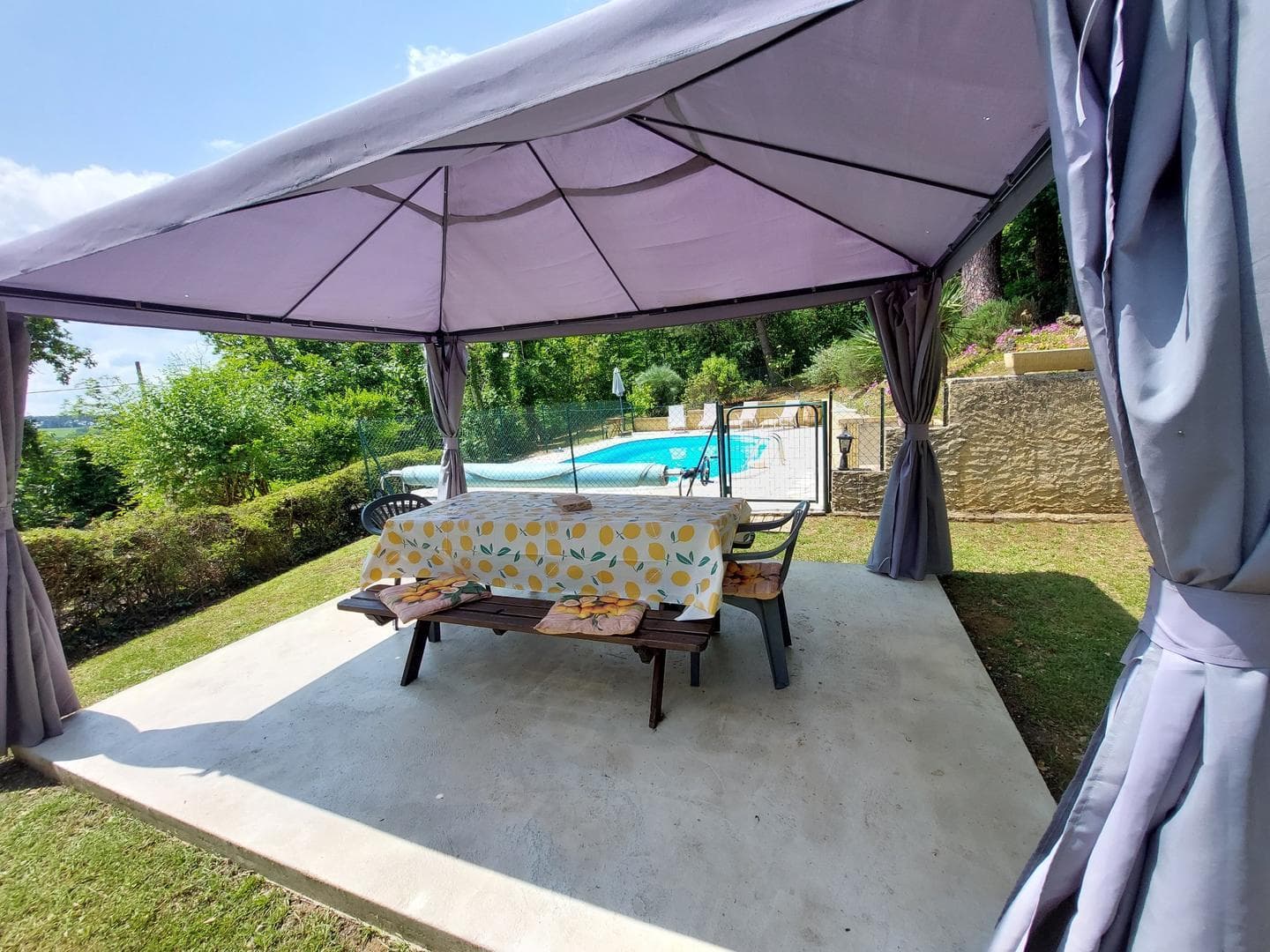Les Devises avec piscine proche de Sarlat_4