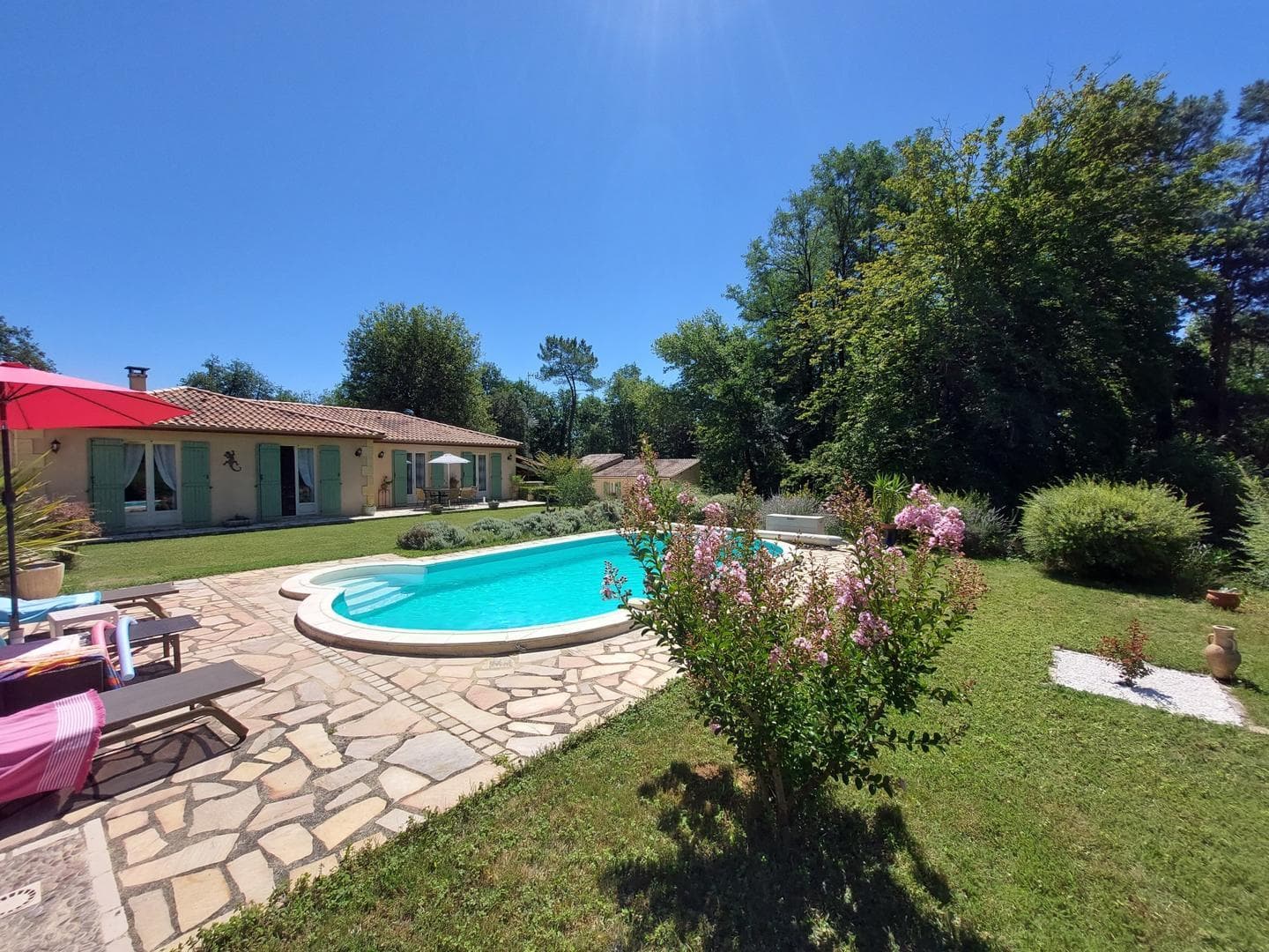 Tranquilou avec piscine proche de Sarlat_12