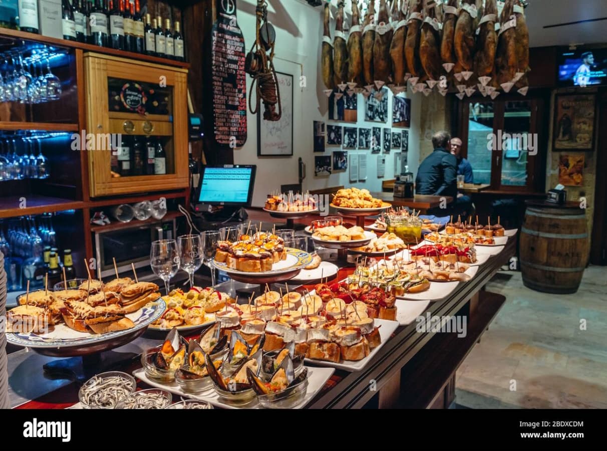 interieur-du-bar-a-tapas-casa-alcalde-dans-la-ville-cotiere-de-san-sebastian-situe-dans-la-communaute-autonome-basque-en-espagne-2bdxcdm_TS_1440x900