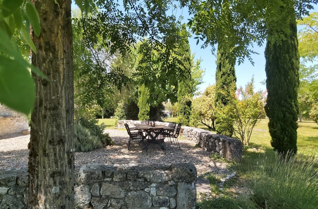 jurmilhac_pigeonnier_terrasse