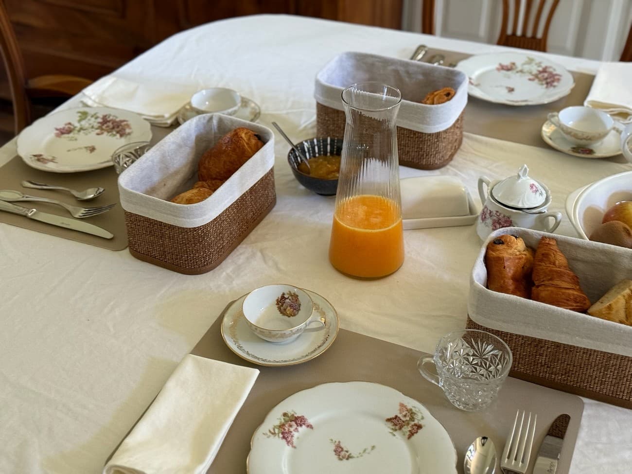 l-absie-chambres-dhotes-chateau-talence-1870-petit-dejeuner