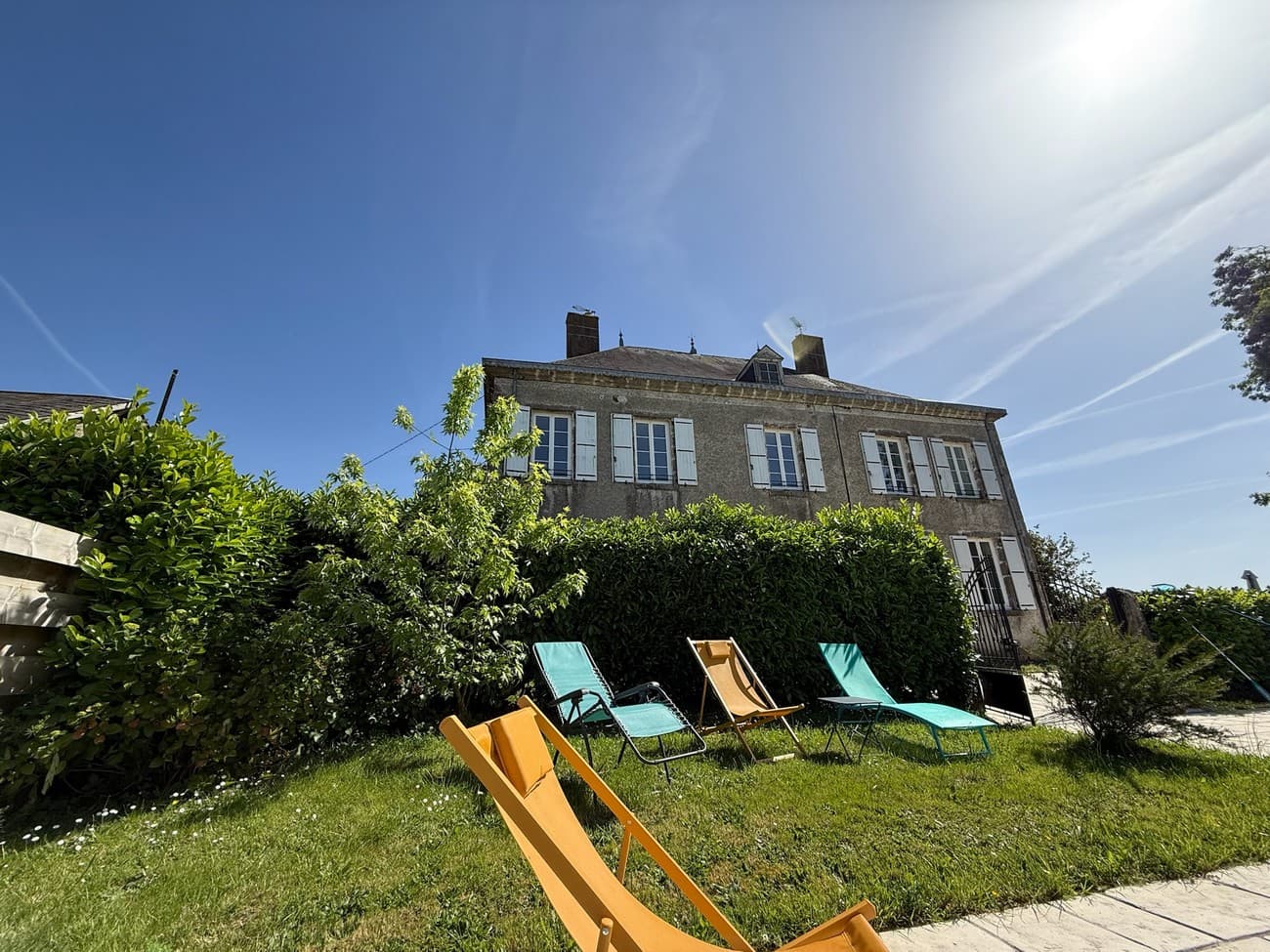 l-absie-chambres-dhotes-chateau-talence-1870-terrasse-piscine