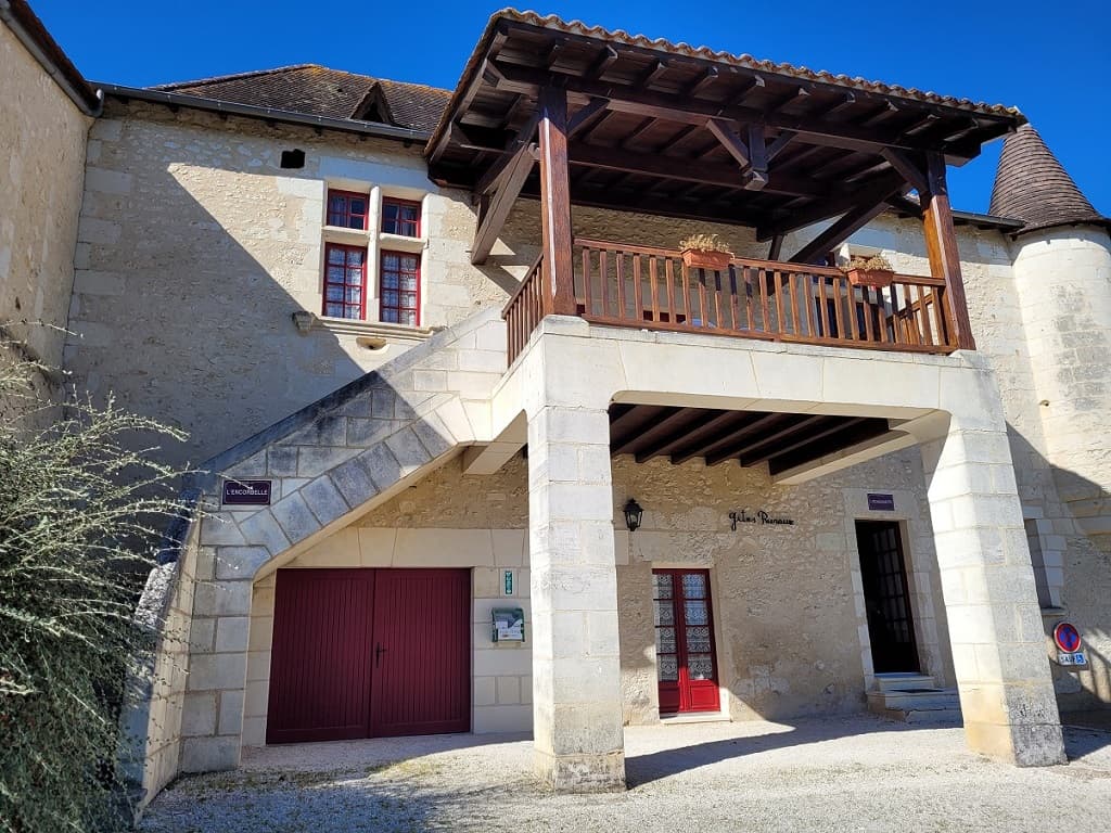 appartement vu de l'extérieur l'encorbelle douzillac
