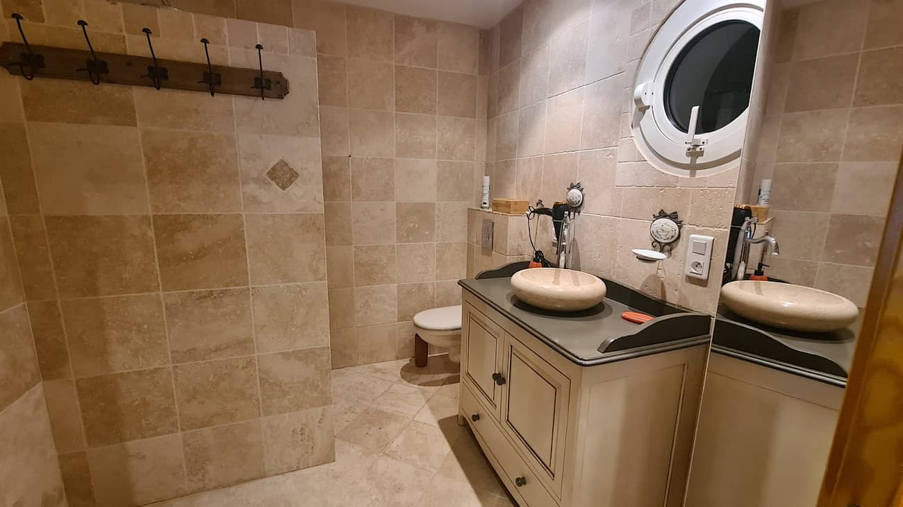 la-chapelle-largeau-chambres-dhotes-au-chant-du-chardonneret-salle-de-bain