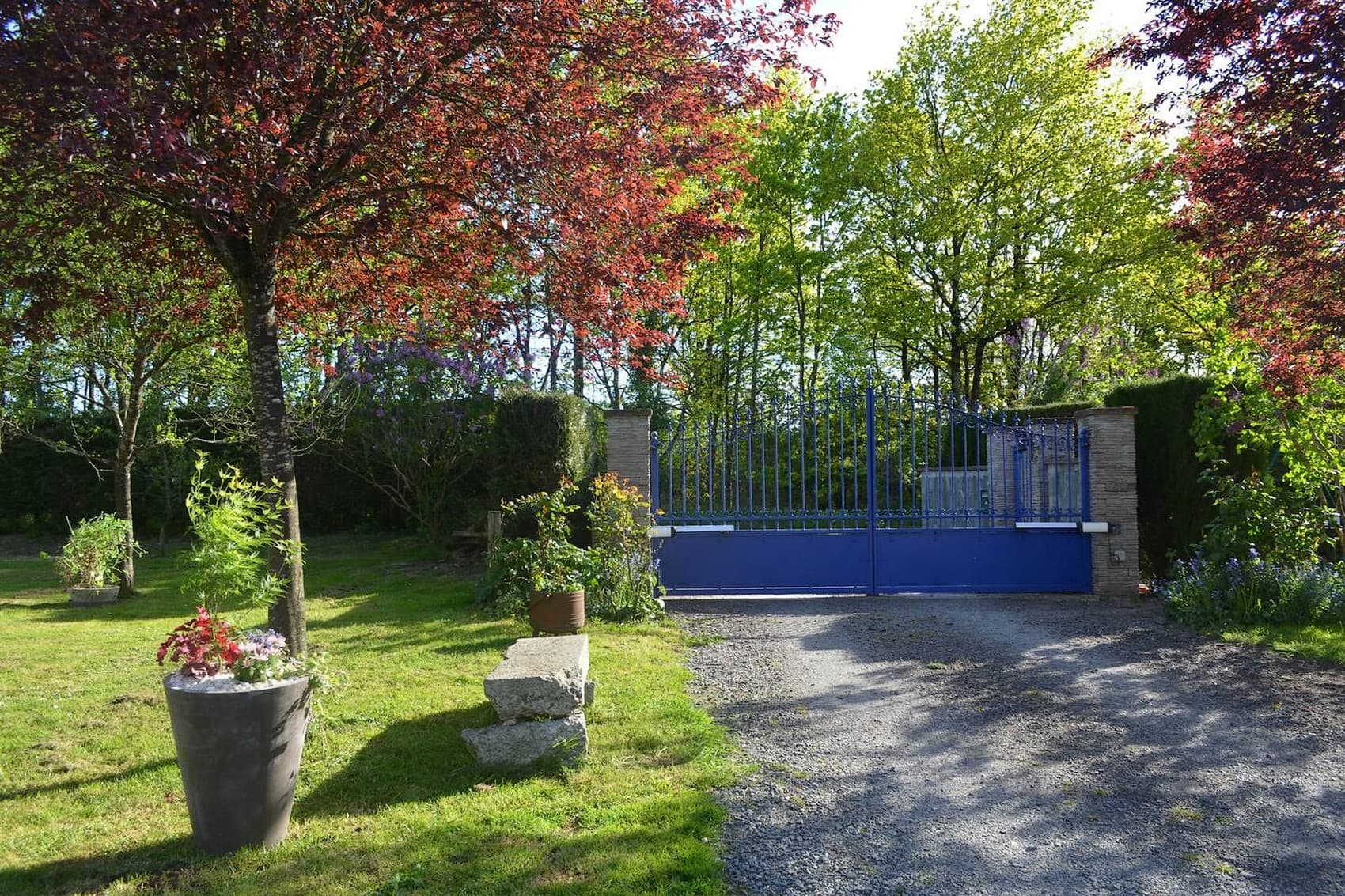 la-chapelle-saint-laurent-chambres-dhotes-la-chenuliere-jardin