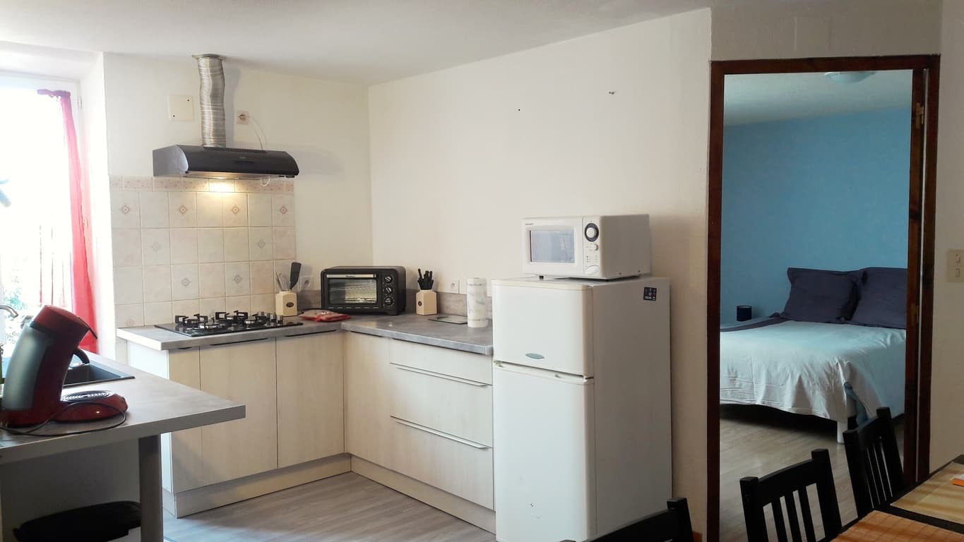 la cuisine ouverte sur le séjour
