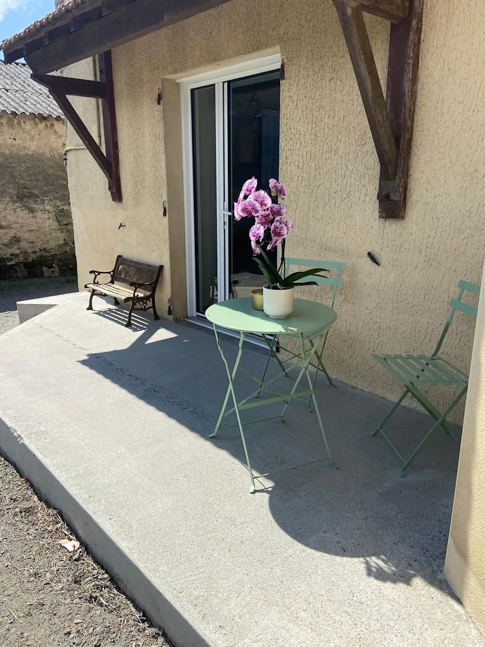 la-foret-sur-sevre-chambres-dhotes-des-roseaux-terrasse