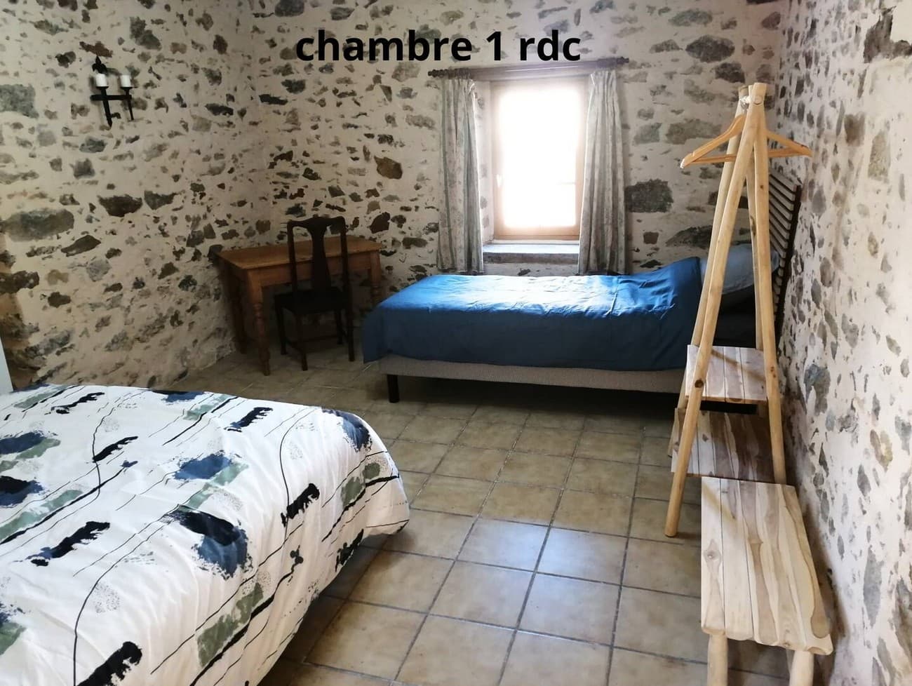 la-foret-sur-sevre-gite-la-longere-du-plessis-mornay-chambre3