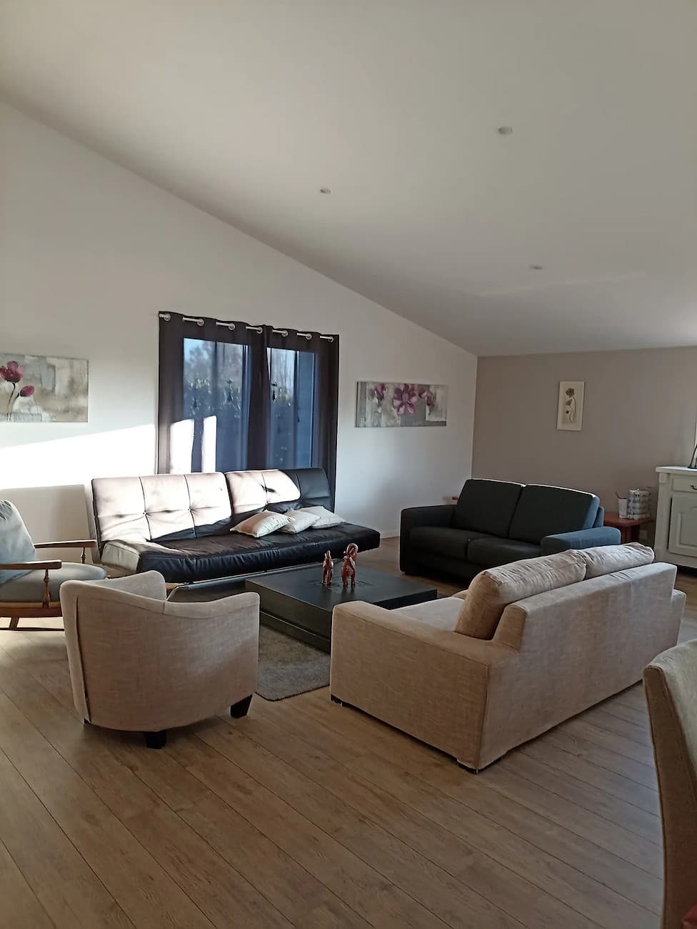 la-petite-boissiere-gite-les-roussieres-le-pivert-salon