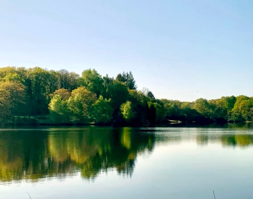 lac-de-saint-pardoux-lac-vacances-au-lac-grand-gite-14-personnes-haute-vienne-limousin-vakantiehuis-aan-meer-frankrijk-natuurhuisje-sportieve-vakantie-