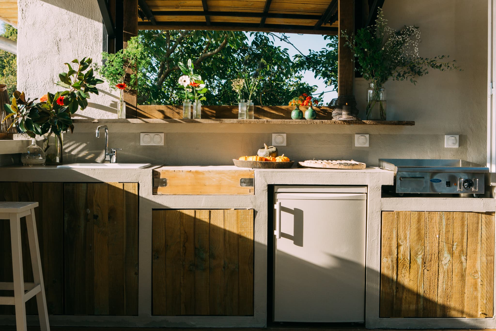 landes-pays-basque-hastingues-sudouest-location-maison-de-vacances-gite-terrasse-cuisine-exterieur