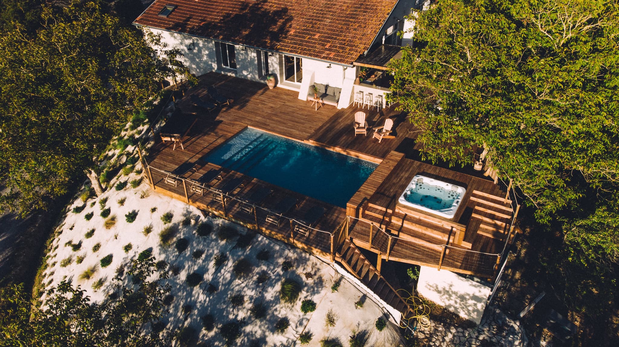 landes-pays-basque-hastingues-sudouest-location-maison-de-vacances-gite-terrasse-exterieur-vue-drone